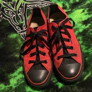 SOLD* Converse All Star Size 6